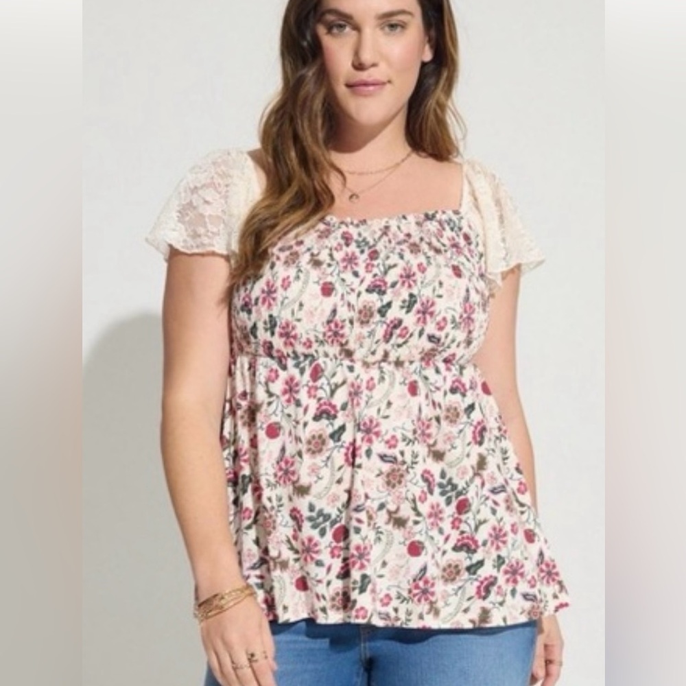 Pretty Torrid Floral Top size 4X